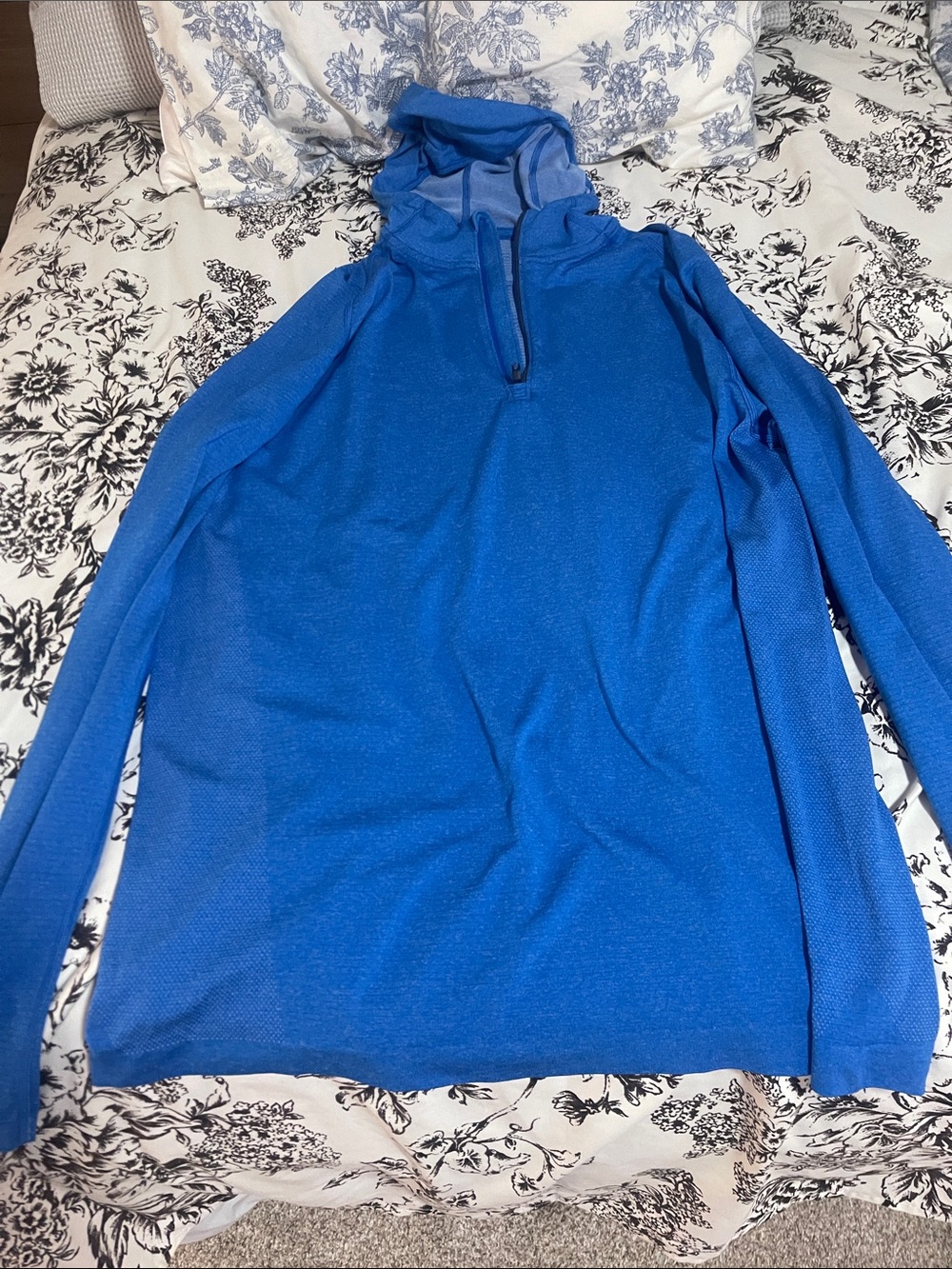 Mens lululemon athletica Quarter-Zip Hooded top